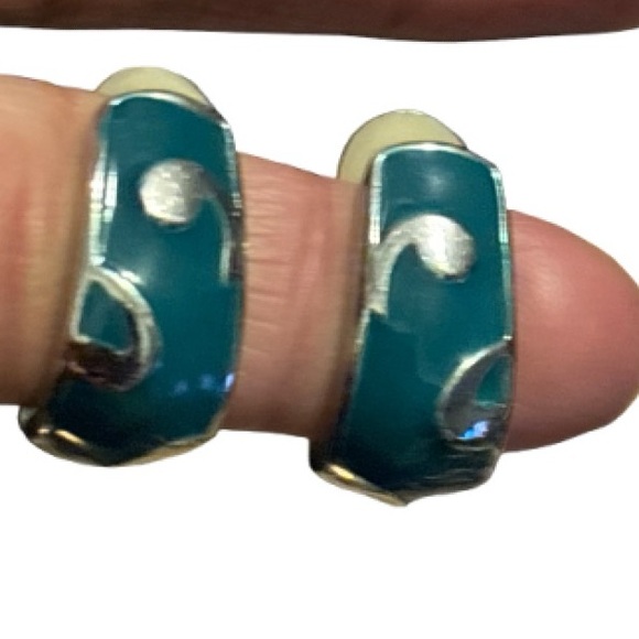 2/$30 Vintage Enamel Clip- on Earrings - Picture 2 of 11